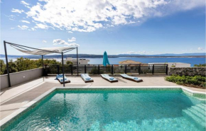 Amazing Home In Crikvenica